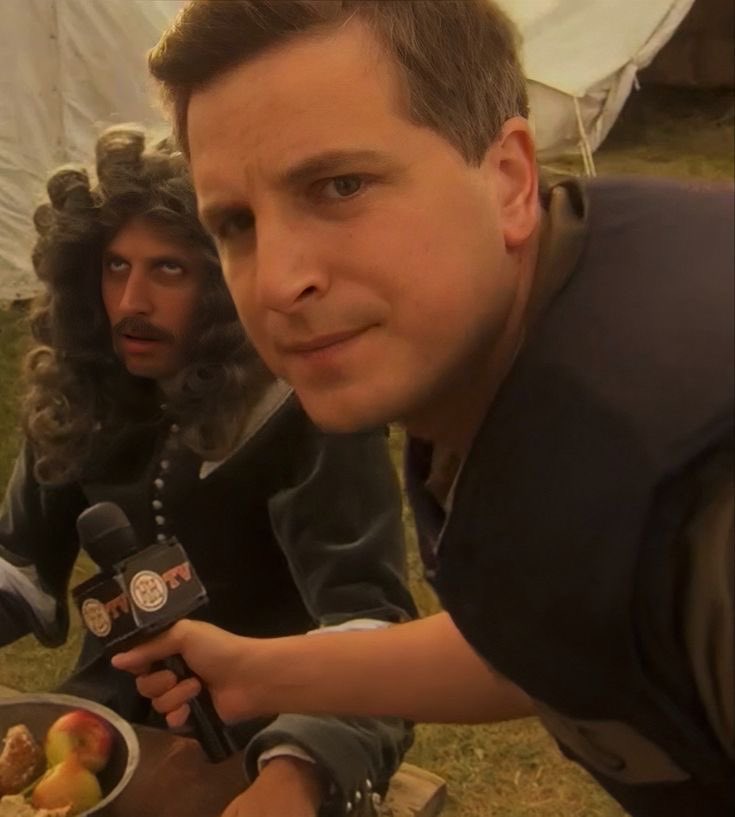 yourssincercly's tweet photo. put a “🐝” and i’ll give a franchise to post your favourite characters from !

i got horrible histories https://t.co/U6DCzZmxss