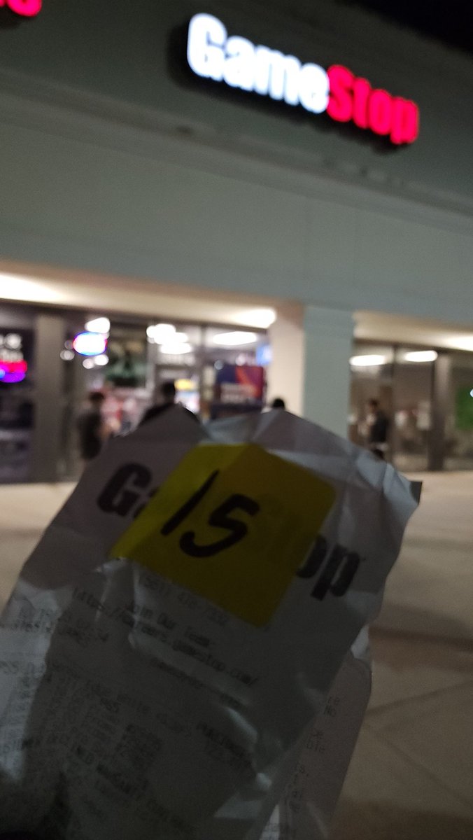 CyberToothGamin's tweet photo. Do people still go to #midnightrelease, or am I the only one?
"With great power comes great responsibility." This is my gift, my curse will be playing this all night.
#spiderman #marvel #spidermanps #Venom #villians #gamestop #peterparker #MilesMorales #SpiderMan2 #ps5 #day1 https://t.co/x3BYNi89ge