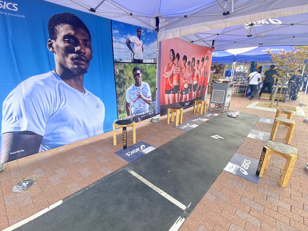 jaaf_official's tweet photo. 【#U18U16陸上大会】
会場🏟️入場ゲート付近の #アシックス ブース🛍️(@ASICS_JP)
◆ Tシャツなどの大会記念品を販売👕
◆ #TRYASICS を実施!
METASPEED SPは、試し履きいただいた方限定で先行予約を実施中✨
サブトラックでも試し履きできます👟
是非お立ち寄りください💁
https://t.co/UcEG64FZ70
#努力の先に生まれる感動