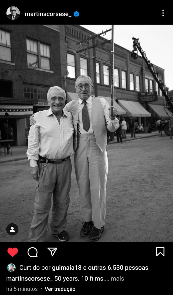 Há cinquenta anos trabalhando juntos e olha aí que sorrisão de quem ainda gosta de verdade de estar junto. Muito fofos. 🥰