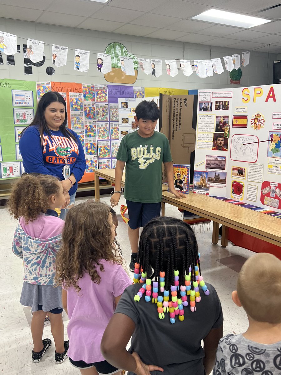 DaisyQR1's tweet photo. @HCPS_Trapnell ❤️’s #HispanicHeritageMonth https://t.co/DzqdSKKP3H