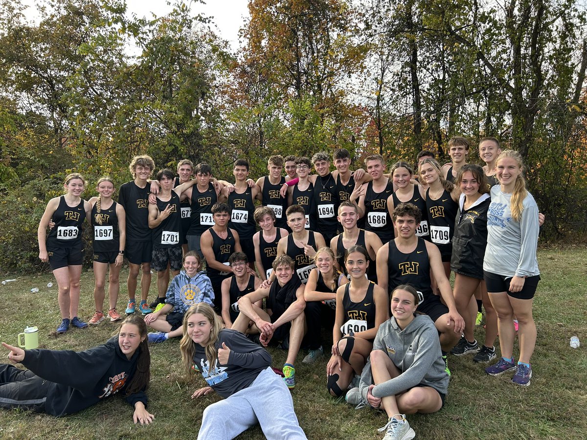 What a beautiful day for Tri States st White Oak Park! Great job to all of our runners. Congratulations to those seniors who finished high school xc today. We will miss you!