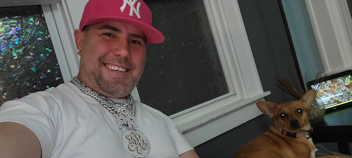 MiguelS25673066's tweet image. Love my dogs
#livedogs #lovedog #peach