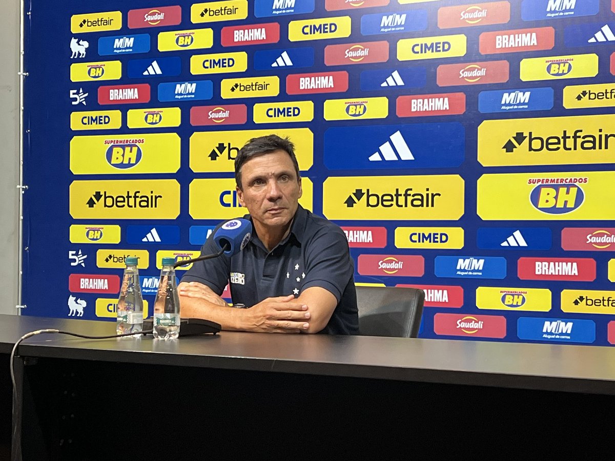 BlogRaposa's tweet photo. Zé Ricardo disse que o grupo do Cruzeiro está de parabéns e cumpriu o objetivo hoje no Mineirão.

Técnico viu equilíbrio até o primeiro gol do Flamengo e questionou a marcação do pênalti.

[via: @leonageral] https://t.co/V2GHkuRf1V
