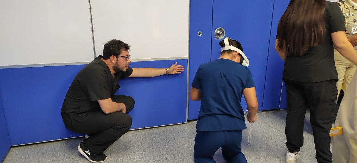 nune_manolo's tweet photo. Hago un agradecimiento especial al equipo de la Dra Ariana Cerón Apipilhuasco  y al Inge Efren Huitron  por invitarme a ser profesor en el módulo de RCP en el metaverso (realidad virtual) durante el XI Encuentro Estudiantil Naval y Militar. https://t.co/OEg2IHZSk0