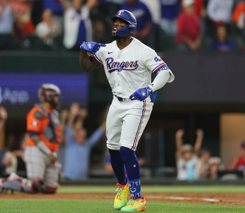 Los Rangers se acercan en el marcador 😶: HOU 3 - 2 TEX 

Excelente HOME RUN de Odalis Garcia y una carrera para Mitch Garver en el final de la segunda baja 2°.