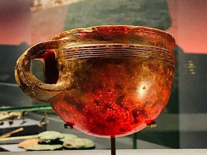 ArchaeoHistories on X: "Hove Amber Cup (1250 BC); a bronze age cup that was  discovered in a great round barrow mound that was crudely excavated in 1856,  in Hove, East Sussex, England.