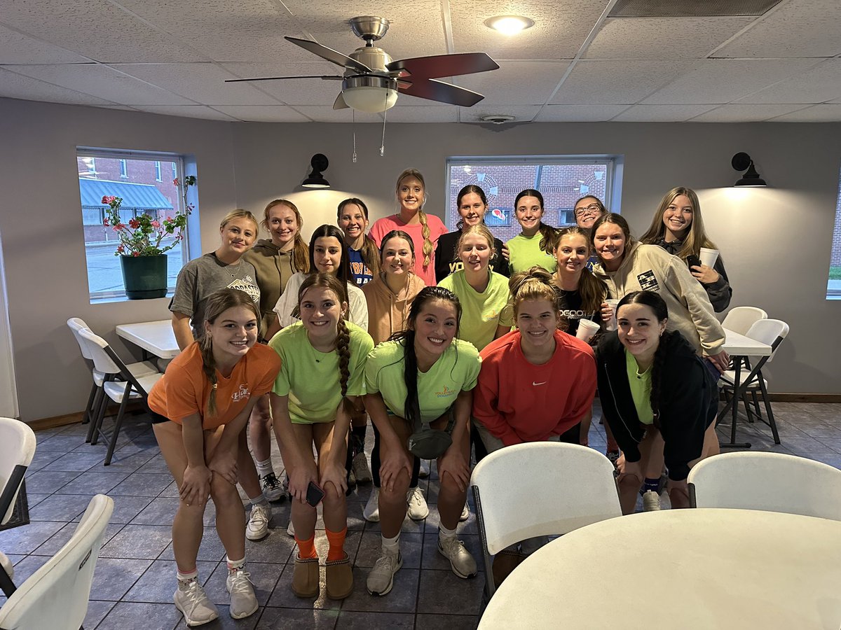 LoogooteeVball's tweet photo. Neon Practice!! 

Thank you Toy’s Auto Parts &amp; The Loogootee Lady Lions Basketball Team for dinner &amp; desserts at Pizza Junction!! 
#RegionalWeek https://t.co/ZC42lsXrn0