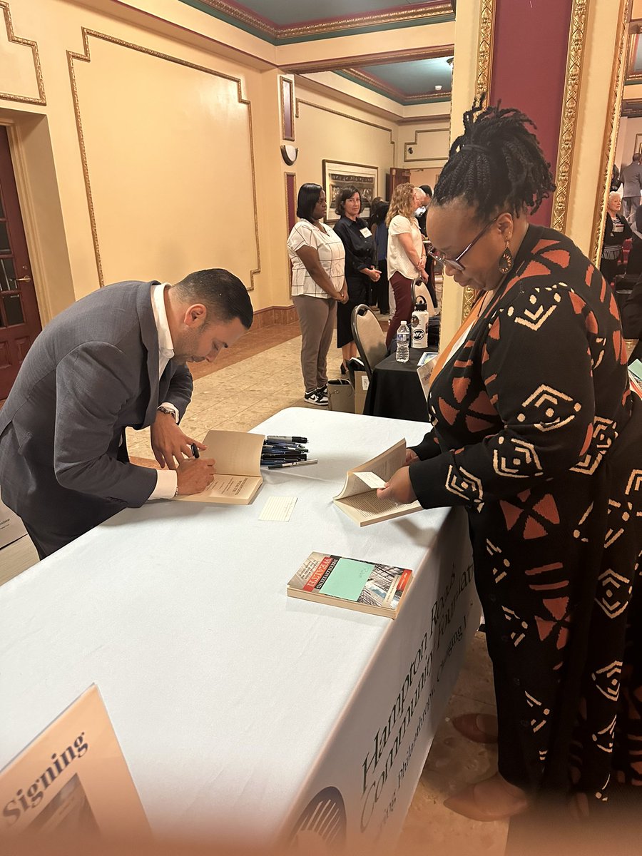 Thanks , @HamptonRoadsCF for hosting me tonight to talk #raceandmoney in Norfolk, VA in the beautiful Attucks Theater & thanks to the 250+ community leaders who came to have real talk about economic justice! #decolonizingwealth