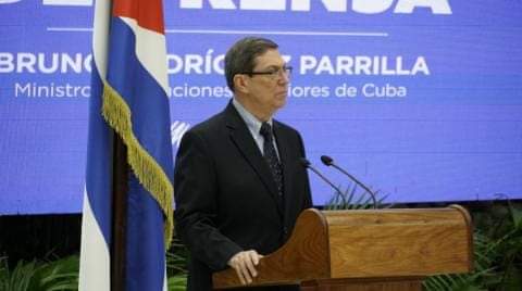 "Cada momento de impunidad de acción, de pasividad, de dobles raseros o de silencio costará más vidas de inocentes. Hay que actuar de inmediato", dijo <a href="/BrunoRguezP/">Bruno Rodríguez P</a>  en su conferencia de prensa sobre el genocidio israelí contra el pueblo palestino. #FreePalestine #CubaPorLaPaz