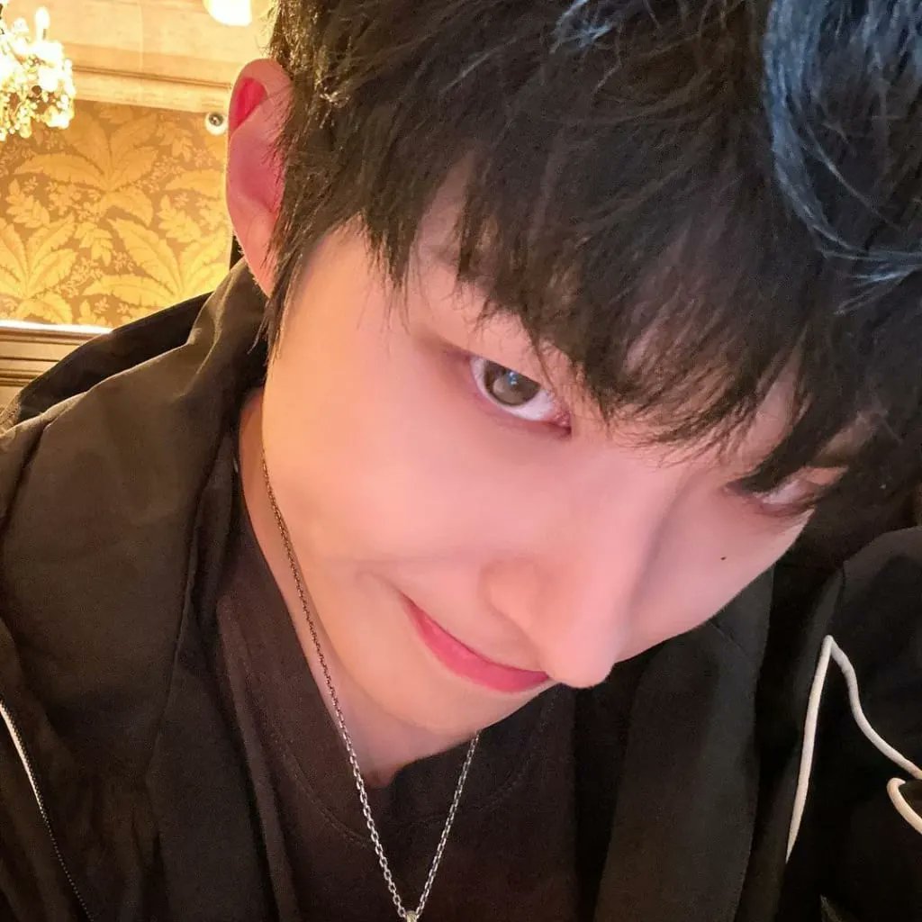 ateezarg_'s tweet photo. [📱] Actualización de #MINGI en Ig: [#fix_onstagram] En Francia
#MINGI #ATEEZ #에이티즈 #ateezworldtourinargentina https://t.co/uX4os8G00Y