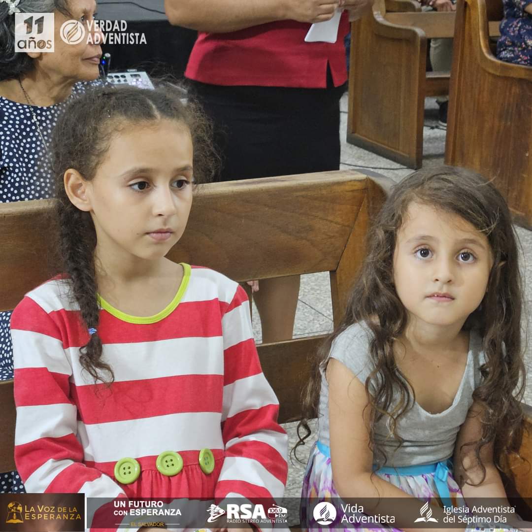 VerdadAdventist's tweet photo. ✨ Un Futuro con Esperanza 🇸🇻
Con el Pr. Omar Grieve y Nessy Pittau Grieve, Directores de @LaVoz1942 📖 🌎 

#VerdadAdventista #Adventistas7sv #AdventistasDIA #adventistas #lavozdelaesperanza https://t.co/tmq46FK9Wt