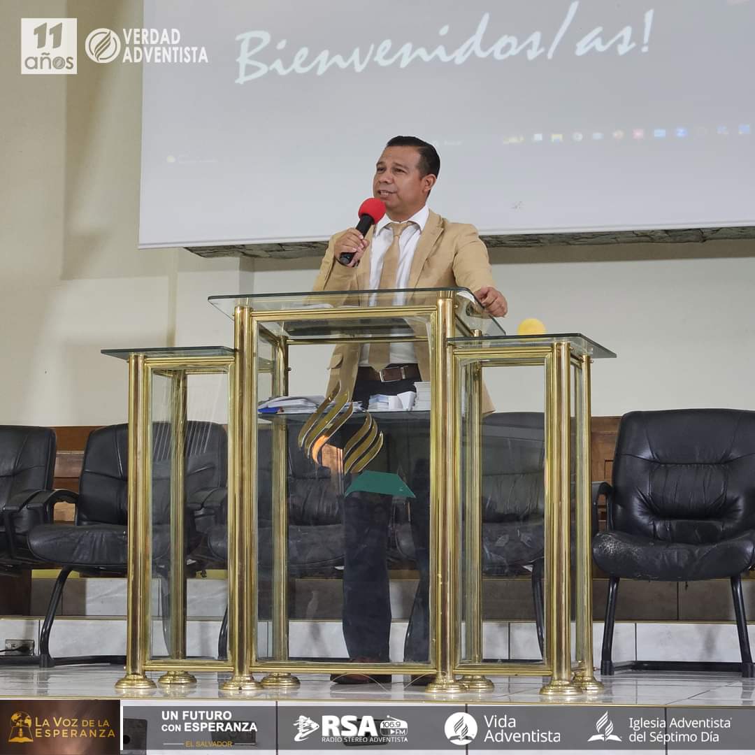 VerdadAdventist's tweet photo. ✨ Un Futuro con Esperanza 🇸🇻
Con el Pr. Omar Grieve y Nessy Pittau Grieve, Directores de @LaVoz1942 📖 🌎 

#VerdadAdventista #Adventistas7sv #AdventistasDIA #adventistas #lavozdelaesperanza https://t.co/6l4txu6l6j