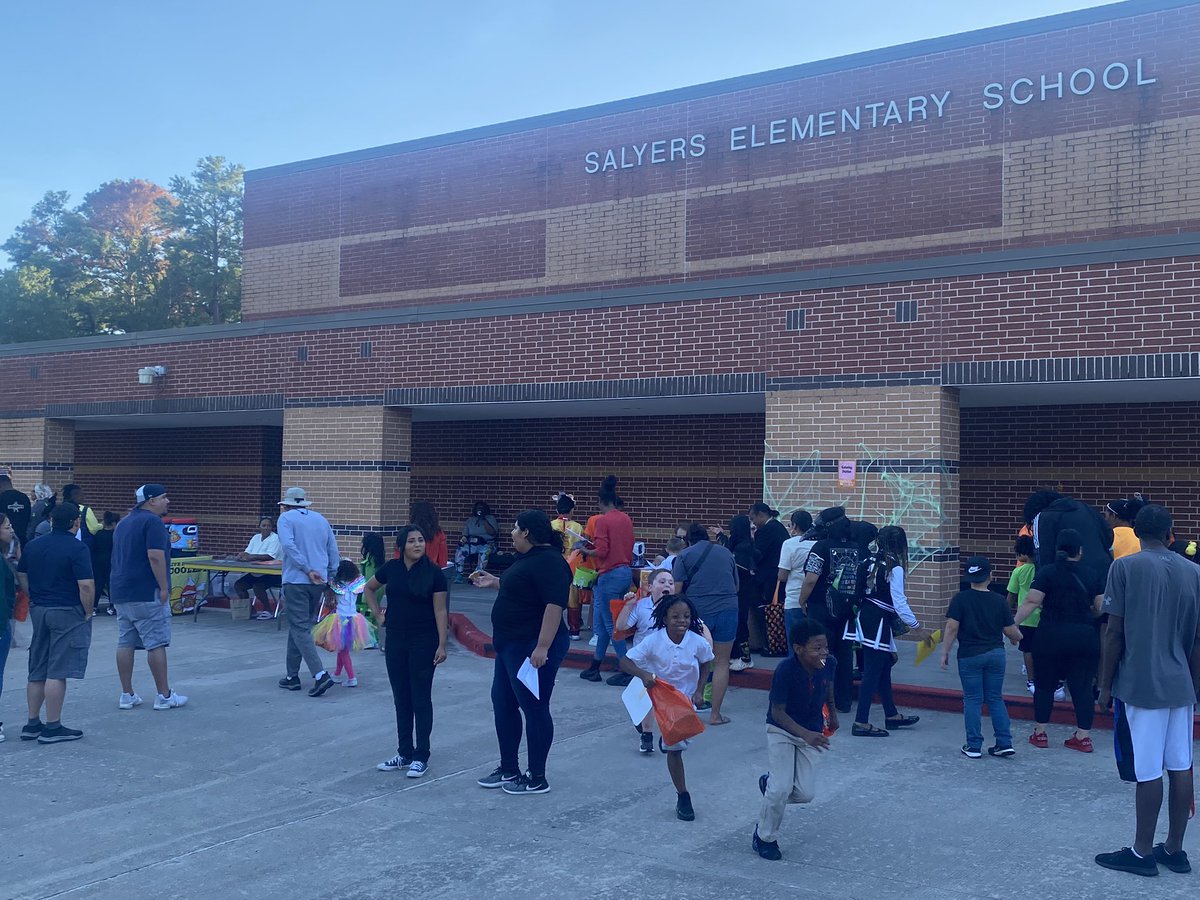 LanorisDCasey's tweet image. @SalyersElemCubs 2023 Trunk or Treat was a great success‼️🎃🍡💚🐯💛#WeAreSalyers #TrunkOrTreat  #SpringWay #TheSalyersWay #Unstoppable #CubsHouse @SalyersElemCubs @ShuanTann @SpringISD_FACE @SpringISD @SpringISD_Super @TasheenaTG
