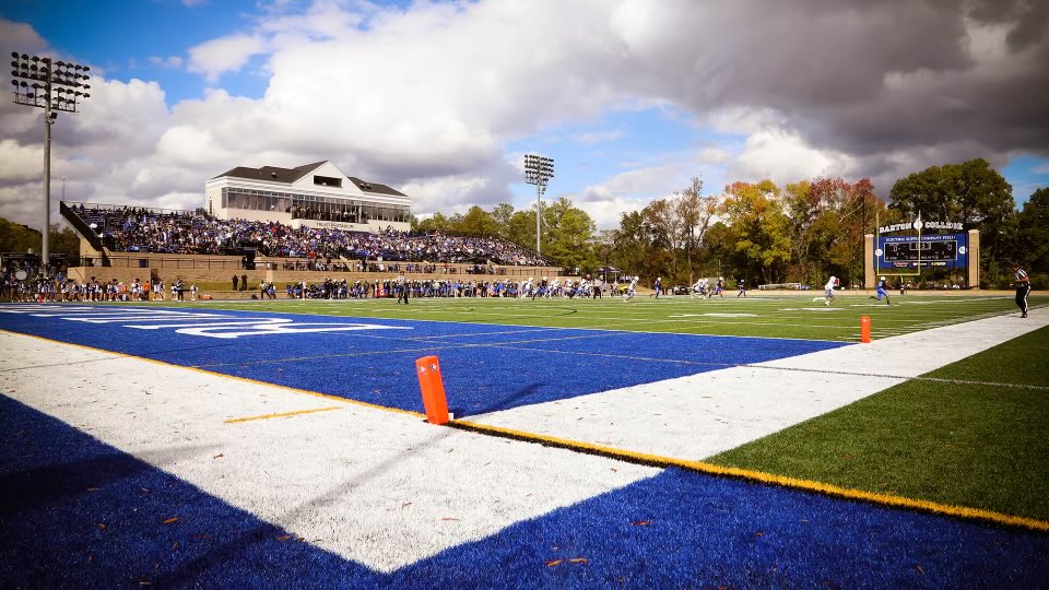 coopergibson33's tweet photo. Thank you, @coach_cainOL for the game day visit invite for the November 4th game! Ready to check out @barton_fb. #BeUncommon ⁦@MikeBarnett72⁩ ⁦@HollandCoach⁩ ⁦@jimbo3309⁩ https://t.co/0fKN3nip5Y