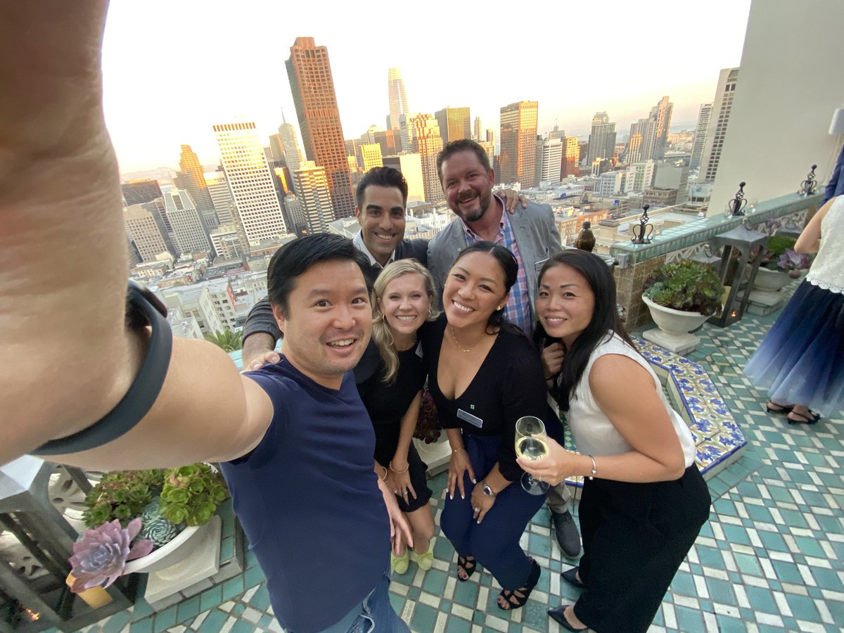 Congrats <a href="/CitizensBank/">Citizens</a> Private Bank on your official launch! Honored to celebrate with this awesome team. Thank you for letting <a href="/HustleFundVC/">Hustle Fund 🦛🌽💛</a> be one of your first VC clients! 💛