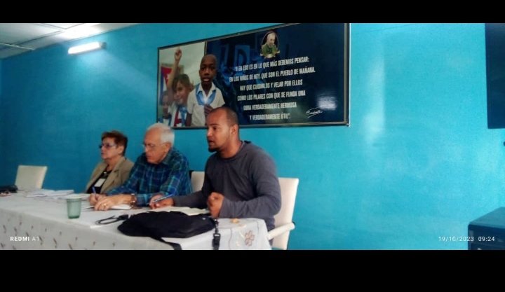 TMarianao2726's tweet photo. Reunión con el segundo grupo de solicitantes de doctorado, efectuado hoy en la DME de Marianao
 @DosalElena 
@LeyanisOlivar16 @EducacinMarian1
#CubaMined @Yankier11 https://t.co/AGQ0voZJcQ