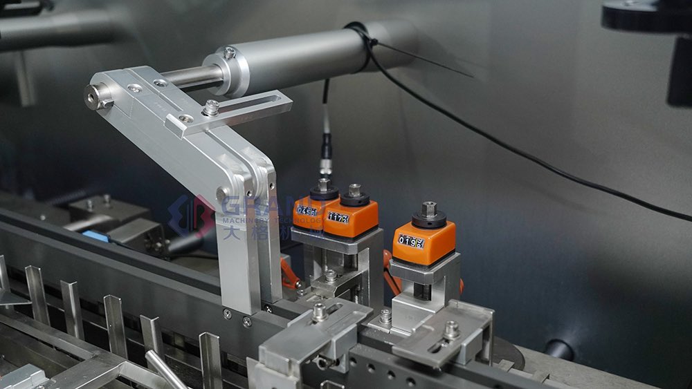 IkolCai's tweet photo. GDZ-260 High-Speed Automatic Continuous Cartoning Machine can reach 260 boxes per minute.
The feeding part can be customized to fit both bottle, blister or other product auto box packing.

Ikol Cai
+86-18968820767
ikol2014@gmail.com
sales03@cngrandmachinery.com

#cartoningmachine https://t.co/k0GfIBkGbg