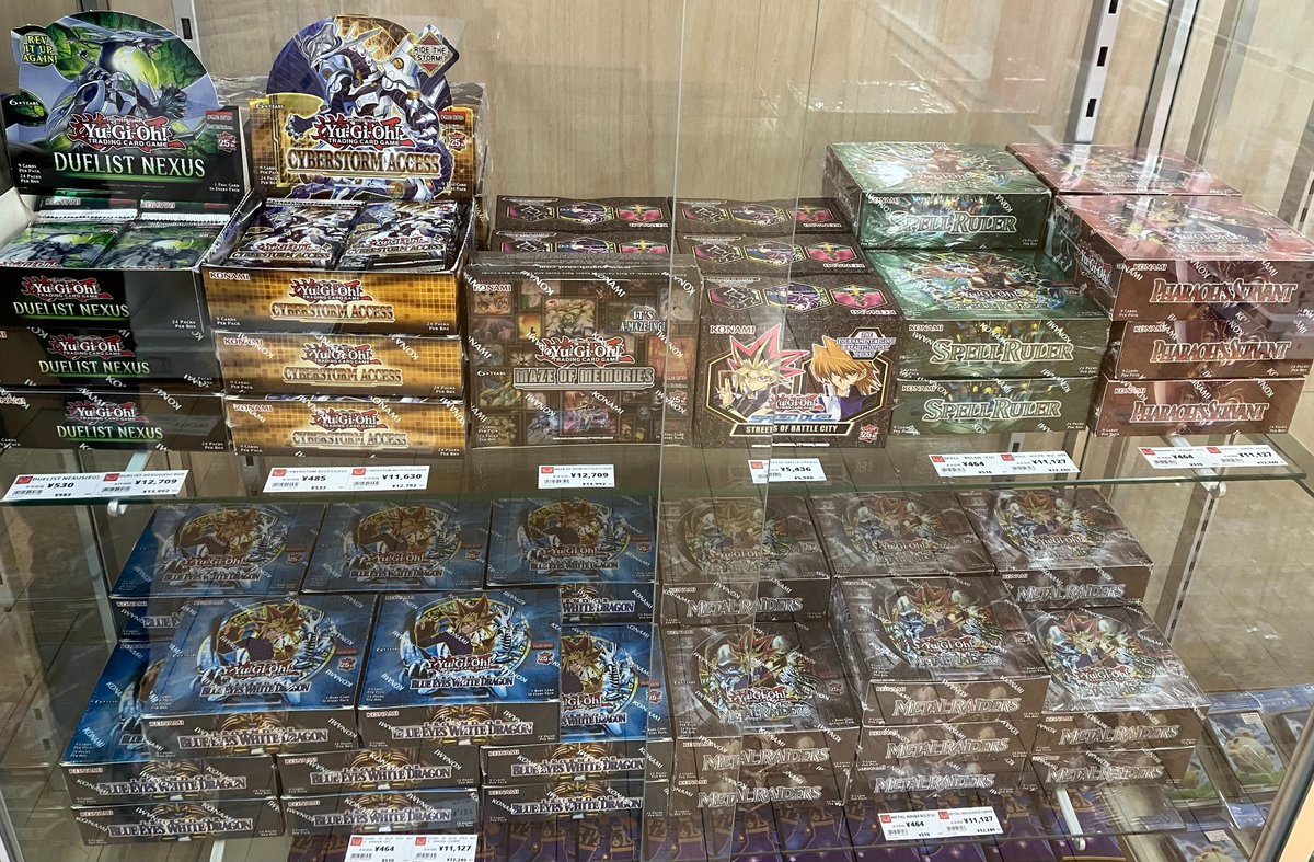 👑おはようございます👑

🌐海外商品多数販売中🌐
　海外ポケモン
　アジア版遊戯王
　EU版遊戯王

✨続々入荷中です✨
今週は続々とEU版遊戯王が到着しております
是非ご覧ください
　
#おもちゃの王様
#錦が丘ヒルサイドモール