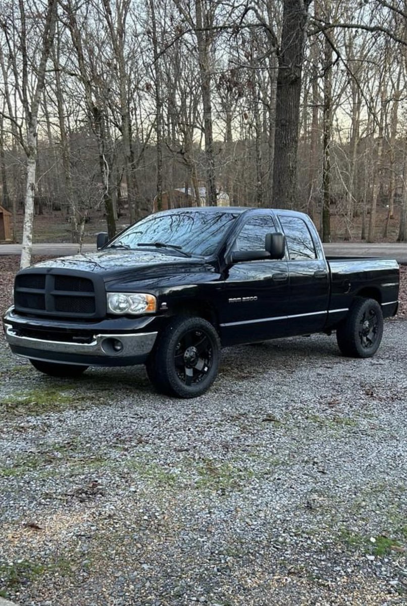 RickSulliv70233's tweet photo. @TylerCockston @DalePrice102 Got this beauty in today at the lot wondering before i put it up if you boys want this badass peice of machinery 
180k miles
fresh tranny at 110k 
Mint interior l https://t.co/b89LoRoRzl