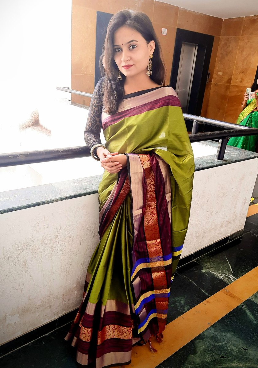 saylihon26's tweet photo. #NineDaysNavratriColors 

Day 6 colour is Green, which represents harmony and growth. 🟢🟢🟢🟢

Share your pics and spread the joy!

📸 #NavratriVibes #Navratri2023 
#Navratri #Day6Green #FestiveVibes https://t.co/7dVvPwFfkp