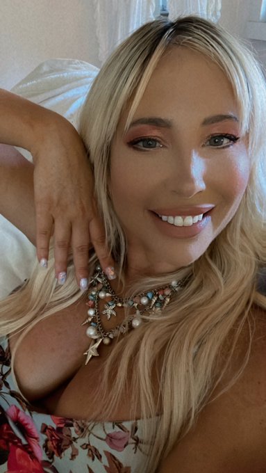 Signed and sent directly from me to you! &mdash;> https://t.co/wseWeMIVAv https://t.co/bWHY0XvEoH