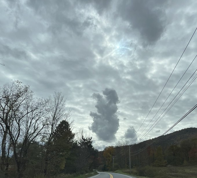That cloud! https://t.co/Dg01LqPs5c<a href="/tag/thatface"class="tags"><span>#thatface</span></a>