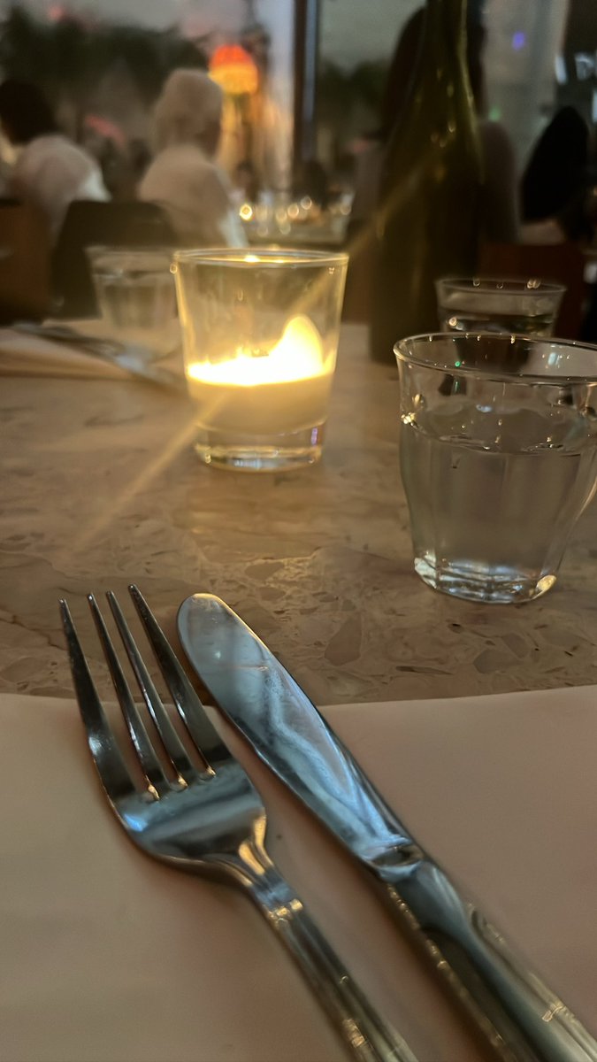 It’s restaurant time! 😬
