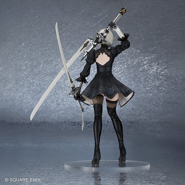 SQEX_eSTORE's tweet photo. 『#ニーアオートマタ』より、2Bを再び立体化！吉沢光正氏が原型製作及び彩色見本製作を手掛け、白の契約と白の約定の2種の刀を携えたより躍動感のあるポージングにて美しくも凛々しいフィギュアとなっています。差し替えパーツに素顔、放熱スカート非装着ボディが付属。
https://t.co/qzrOhmCnr7 https://t.co/3MQtWKsVVG