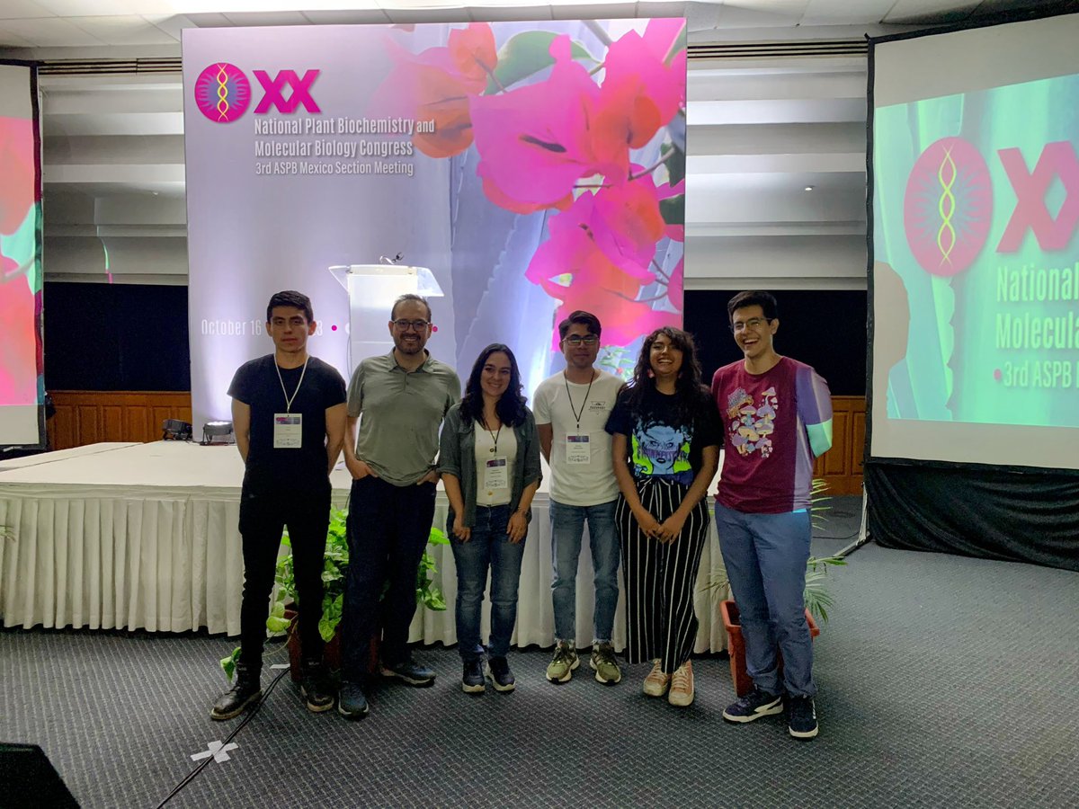 AaronVelezR's tweet photo. Agrogenómic@s de la @ENESUNAMLEON presentes en el @SMBPlant2023. Cerrando un congreso con una calidad científica realmente sobresaliente @alerougon @RodMunozJ https://t.co/8YiHVgZeeg
