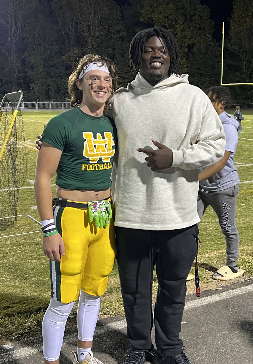 Former <a href="/dubc_athletics/">DubC_Athletics</a> standout and current <a href="/NCState/">NC State University</a> product <a href="/KamenSmith3/">Kamen Smith</a> with some young fans at tonight’s 🏈 game.