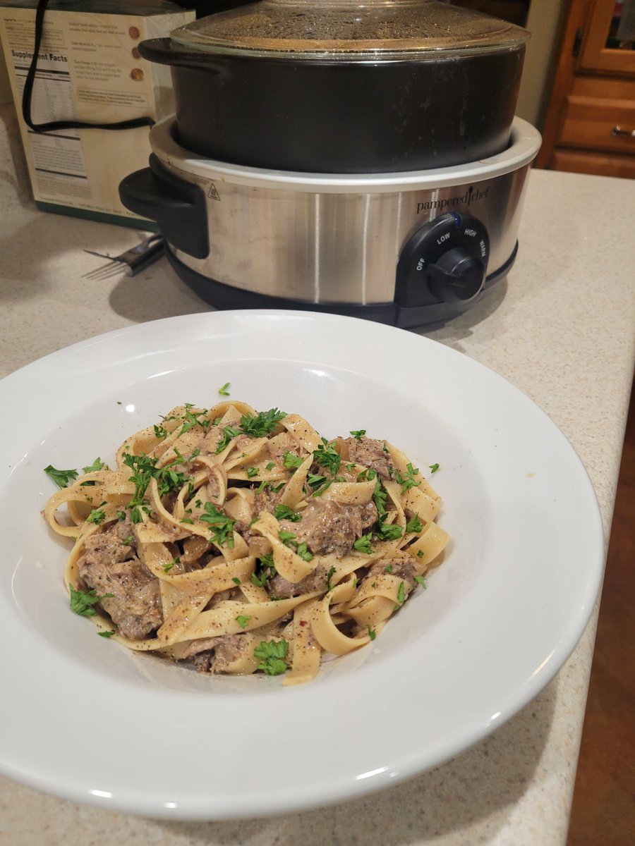 casualmeds's tweet photo. #potroast prime chuck #beefstroganoff #thatstasty https://t.co/M99fVmqQQt