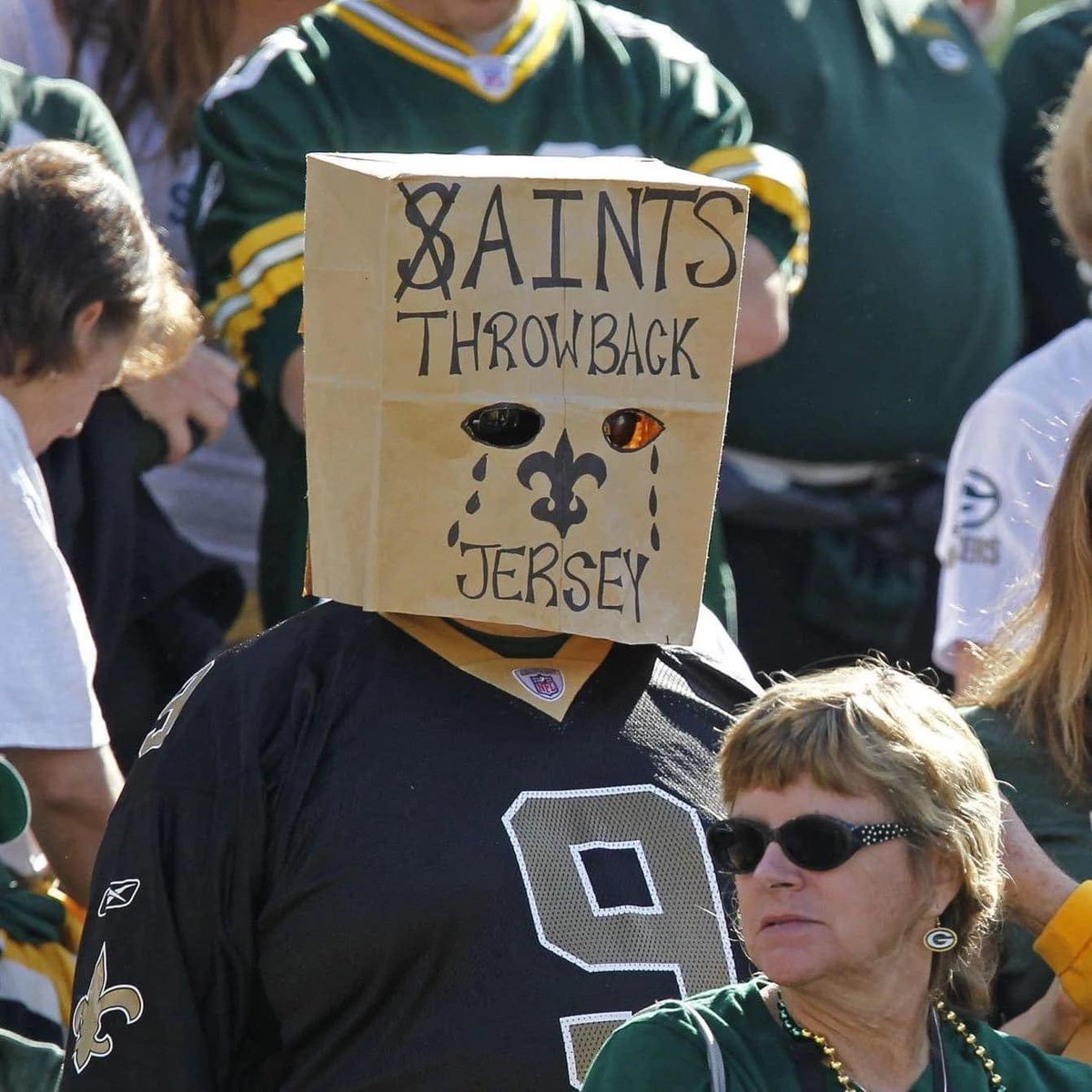 JerryMonier's tweet photo. Looks like its going to be a paper bag season https://t.co/GeyiD0q9pb