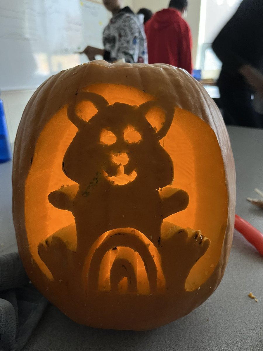 Mr. Kettrick’s grade 7 class pumpkin for Spirt Bear’s carving contest! @SpiritBear @fallingbrookps @DDSB_Indigenous