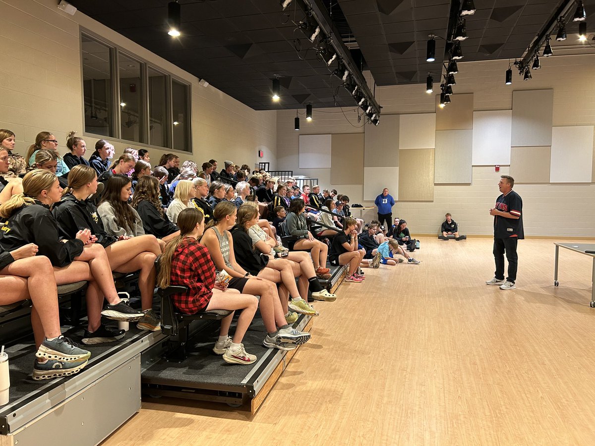 perhamcc's tweet photo. Lot of awesome moments past 2 weeks of season! Will post about these over MEA break! 1st up we were blessed to have T.J. Super & Arly Ohm speak to our team with what #PerhamXC looks like from the outside! #lookforward #younghipspry #2more #cultureimpacts @arlyohm @CoachTJSuper https://t.co/YAZJkaEbdz