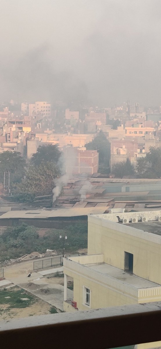 Praaveen_Kerar's tweet photo. @NGTribunal @dm_ghaziabad @NGhaziabad @myogioffice
@KoyalEnclave @Delhi99F @OxyAwaz @BharatCityVoice On 20th Oct'23 7:30 AM Over 60,000 residents in the vicinity of Ghaziabad Bhopura Loni are suffering from health issues due to continuous pollution from a small factory.,#GRAP https://t.co/yu8kFfkOTN