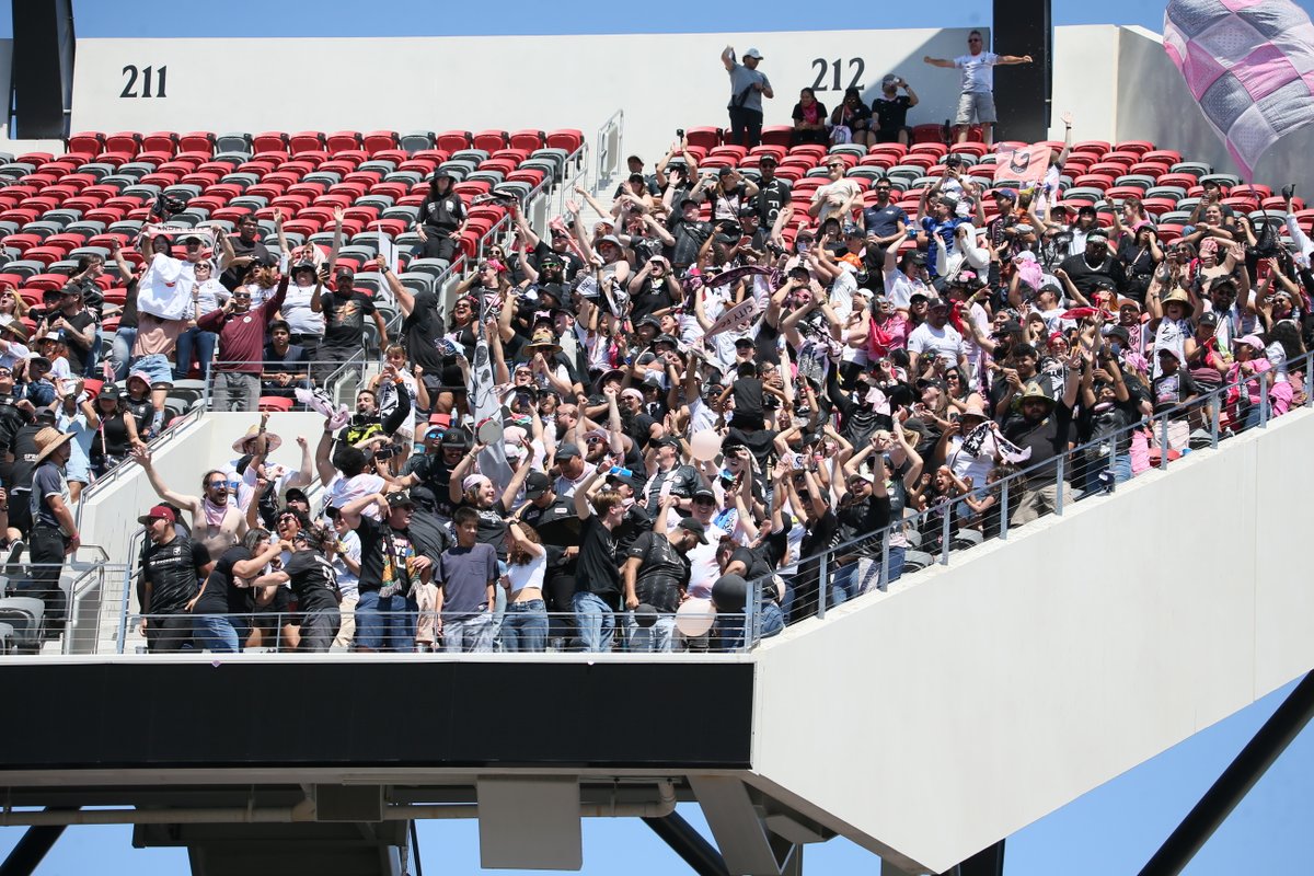 Taylor Vincent tweet media