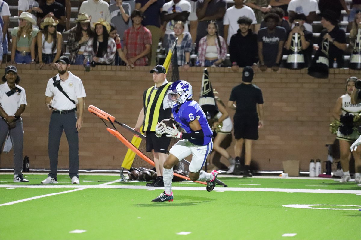 M3photography_'s tweet photo. Way to go Mustangs on the win tonight over Jordan.  30-24..let's go!! @BoogieMcC @TaylorMustangFB @THS_Mustangs @Dante_Archie24 @theKamgreen https://t.co/6Qz59ntgf0
