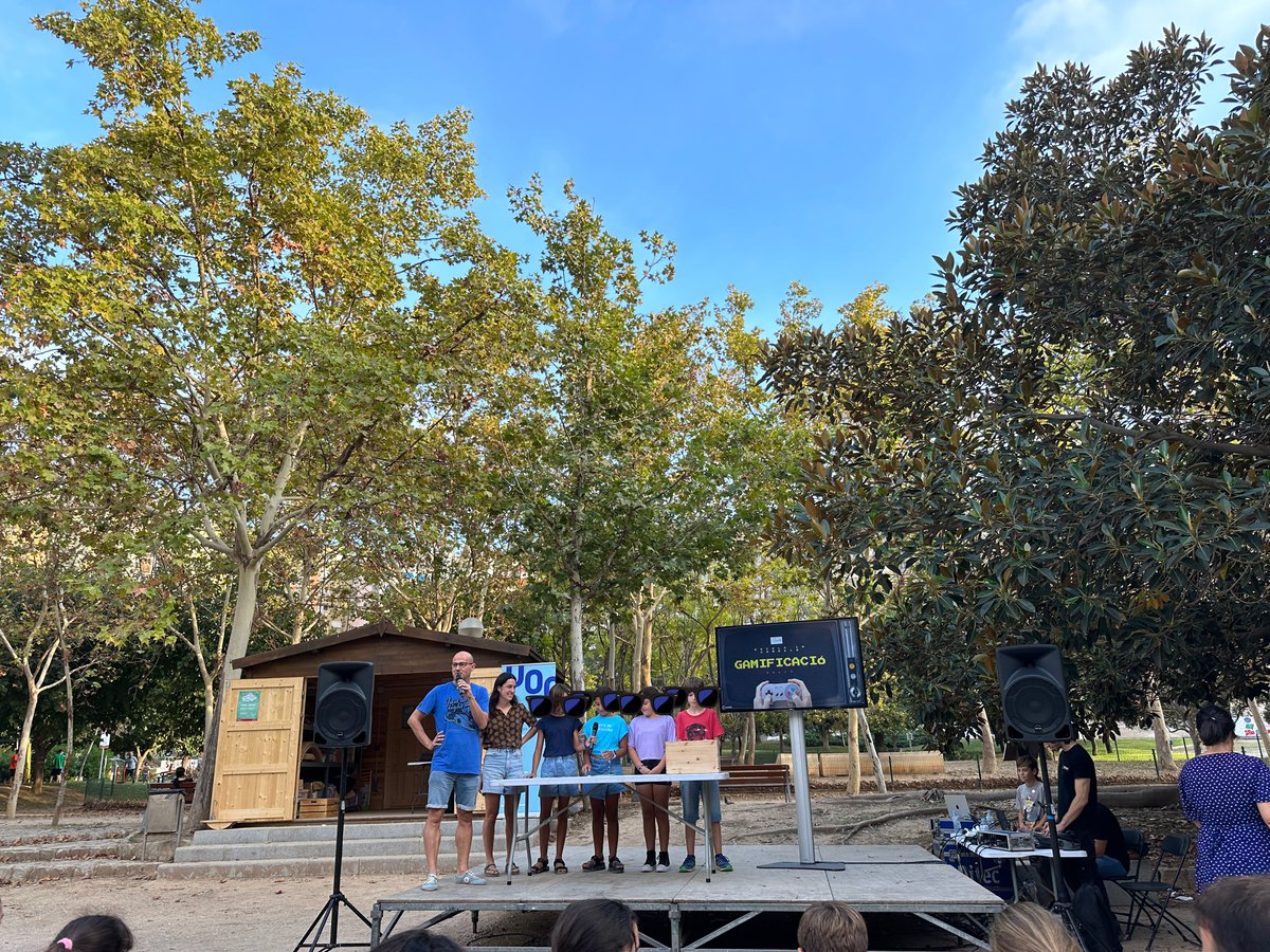 elenavercher's tweet photo. el pas de la @GiraTDigital a Tarragona va ser 🔝🔝🔝!

quantes experiències digitals amb l'alumnat i mil idees per portar a classe:
👾breakouts amb @genially
🎥vídeos amb @capcutapp
💥còmics @Pixton
📚mappings d'història amb @scratch
🤖caixes d'aprenentatge amb @LEGO_Education✨ https://t.co/tmyRBmZrfD