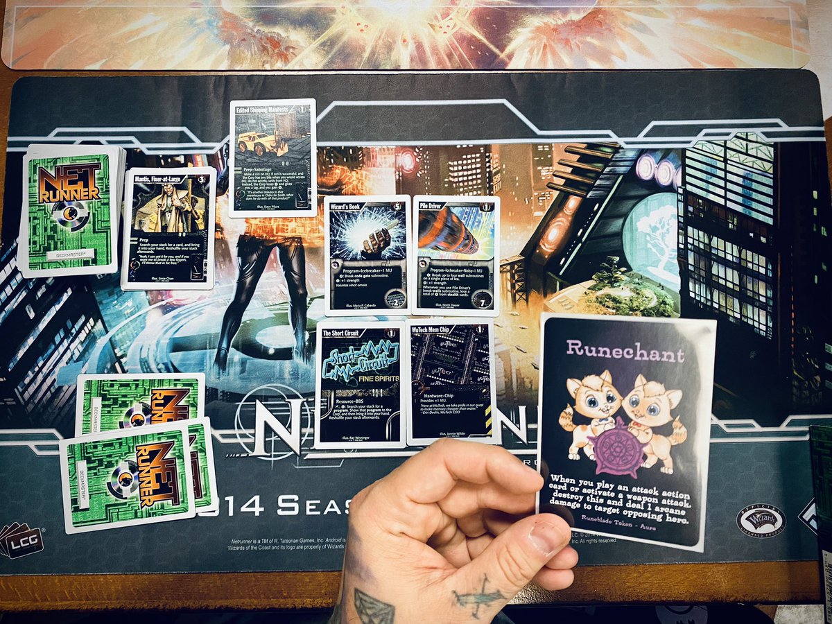 XFleshAndBloodX's tweet photo. The homie @Templarofikaru hooked me up with @annaboarder2 Runechant with kitties!
#netrunner #nullsignalgames #fleshandblood #fabtcg https://t.co/6fJrDqhGdO