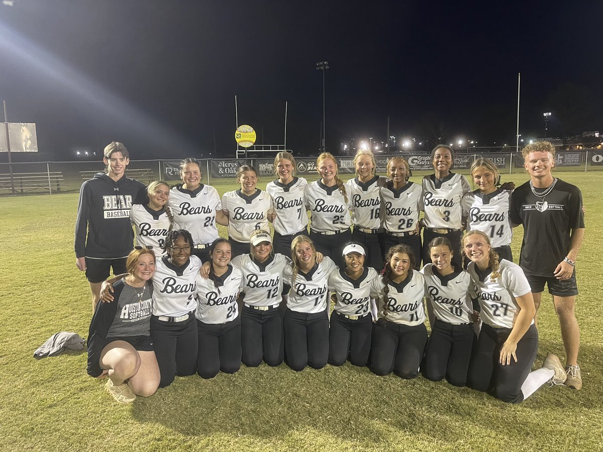 Our season ended a little earlier then we liked tonight. Thank you to our administration, families, students/classmates, teachers, and fans that have supported us this season. We really appreciate all the love! 🖤

Super proud of this special group! 🐻⬇️