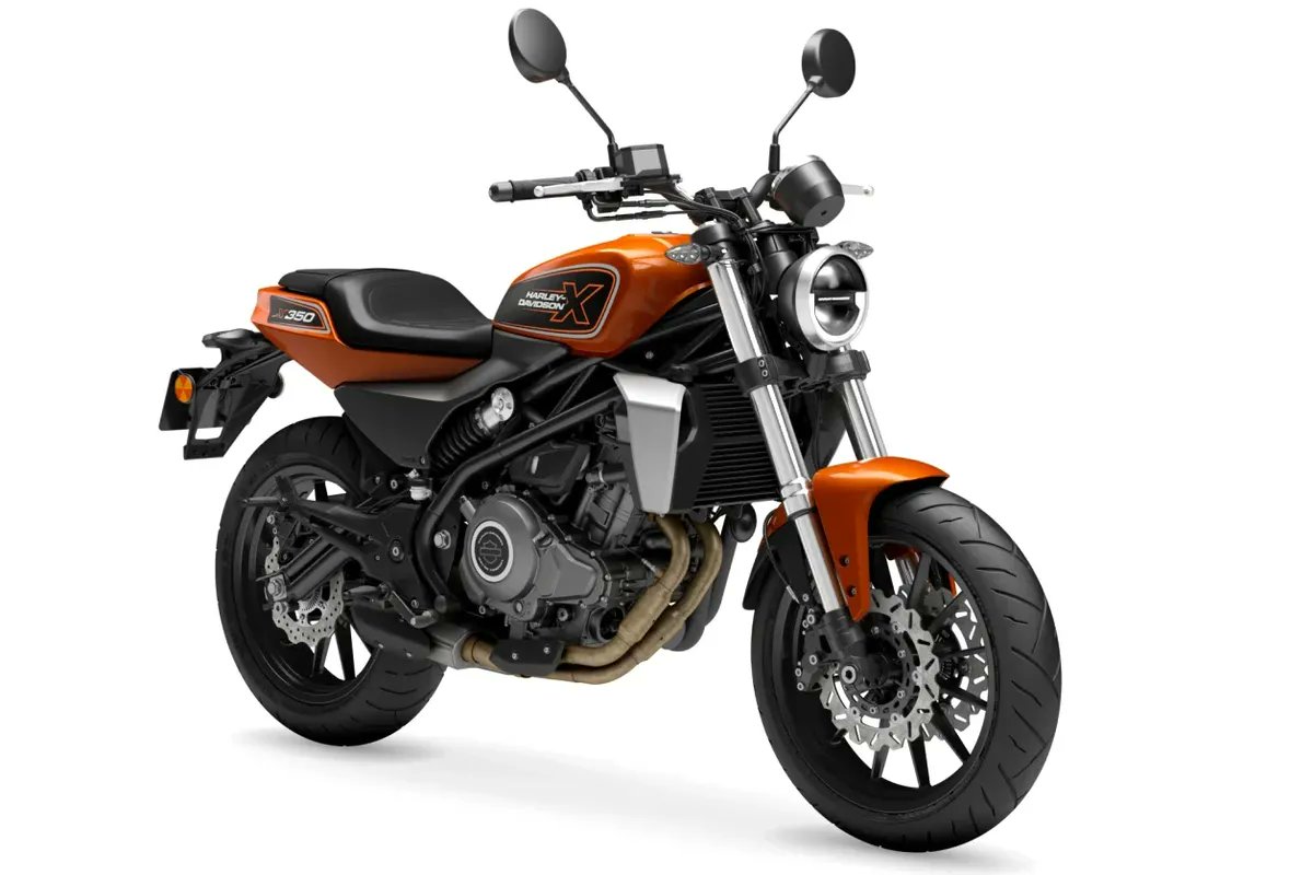 webike_bikenews's tweet photo. ハーレー「X350」「X500」の価格が判明！
X350はなんと69万9800円と、驚異のお手頃クラス！？
X500は83万9800円！
どちらも11月末の発売となるぞ！
https://t.co/TvLRLe2Bb6 https://t.co/odtPkNAPO0