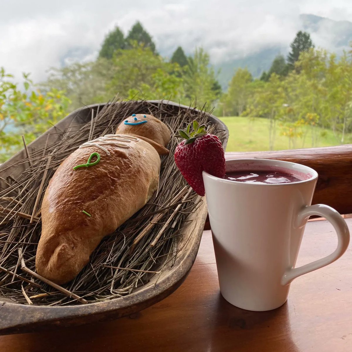 Visita nuestro restaurante Mirador Yunguilla🌱 y disfruta de nuestra deliciosa colada morada.
Visítanos👇
098 021 5476
095 917 9140
yunguilla.org.ec
📍Yunguilla - Calacalí - Quito 
TE ESPERAMOS!!
#comunidadYunguilla #mitaddelmundo #calacali #ecuador #cerquitadequito