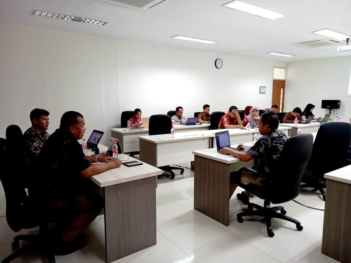 pkp_pangandaran's tweet image. Sedang berlangsung Rapat Dosen di Jumat, 20 Oktober 2023 diruang rapat lt. 1 gedung rektorat #pkpp #pangandaran