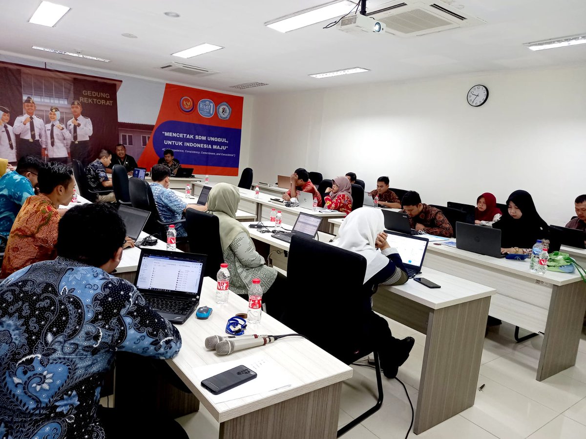 pkp_pangandaran's tweet image. Sedang berlangsung Rapat Dosen di Jumat, 20 Oktober 2023 diruang rapat lt. 1 gedung rektorat #pkpp #pangandaran