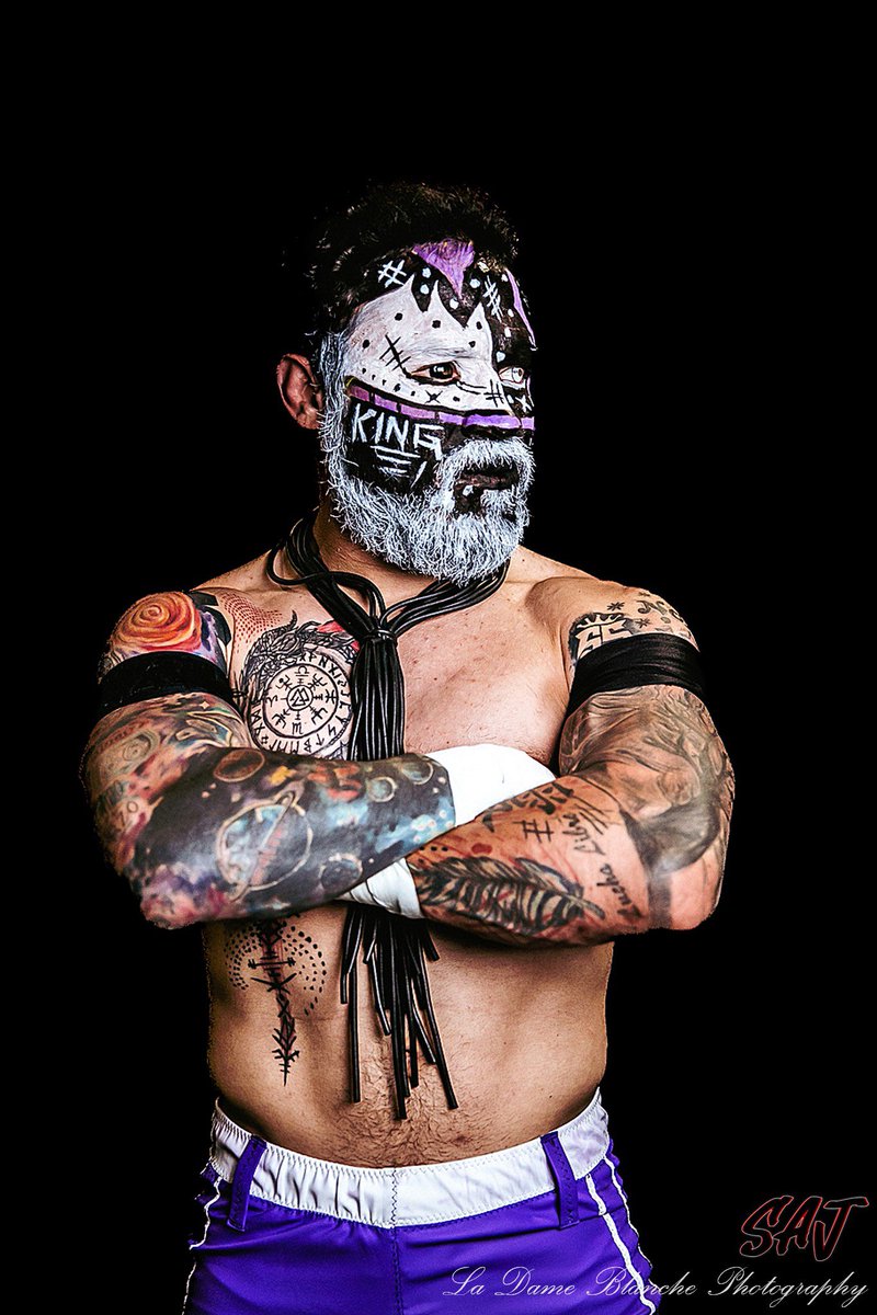 ArezStrange's tweet photo. The Real King 👑
🖐🏼👁️
🤼.- @SAJWrestling
📸.- @DameBlanchecom
#KingStrange #Arez #LuchaLibre #Wrestling #Italia #Photo #Pincture #MakeUp #Strange #Rey https://t.co/I7riG88ztX