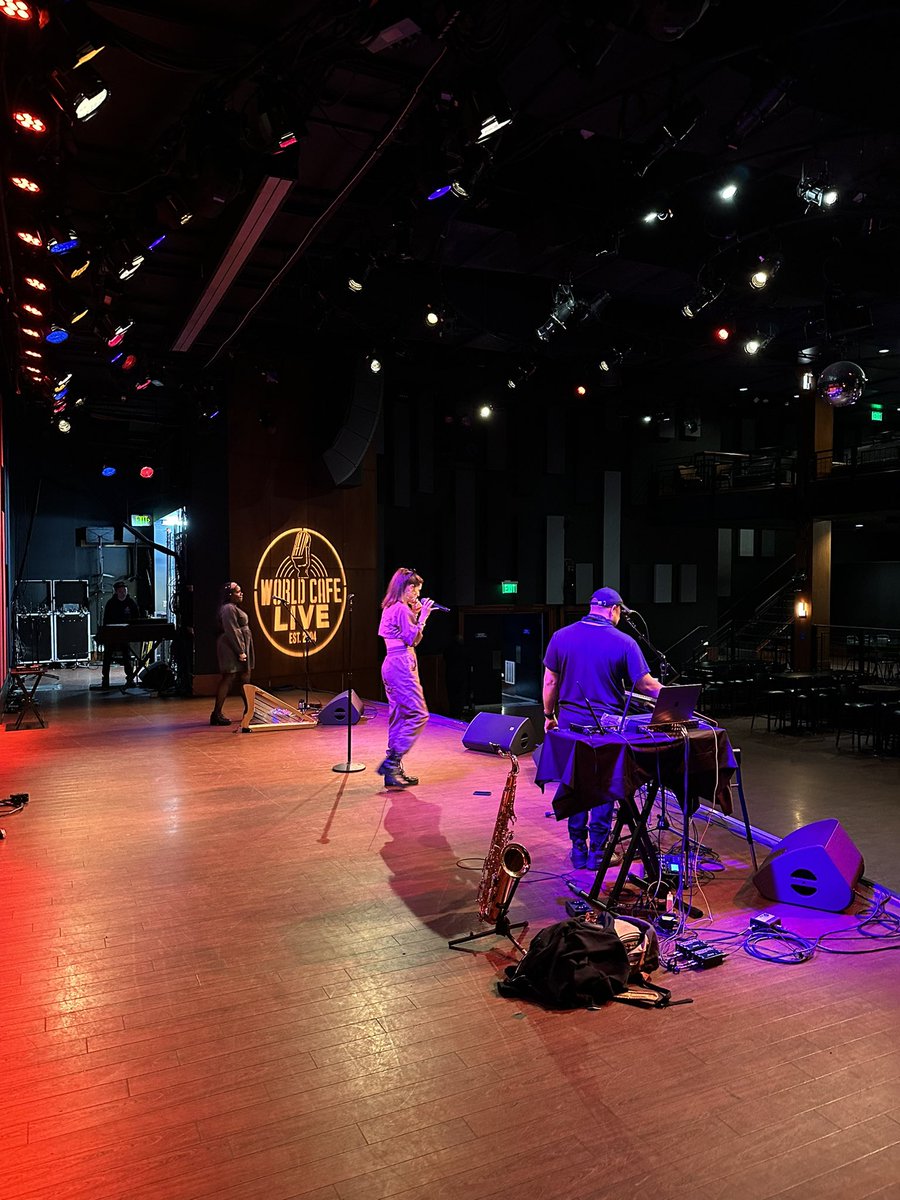 jmcgnn's tweet photo. Double dip of MN friends in Philadelphia tonight - with @dessadarling playing @worldcafelive (and @wxpnfm Free At Noon tomorrow) and @kissthetiger1 playing @SilkCityDiner - brought @dfeinphilly and @HoneysuckleACF with @cnweeksmn to see KTT and spun both on XPN this afternoon! https://t.co/NDeFsLrHuL