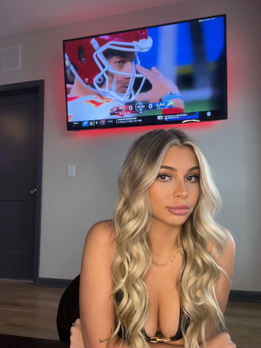willowwclarkkk's tweet photo. Are you into sports? NFL, NBA, Golf or MMA? 👇🏼 https://t.co/du0RULM95h
