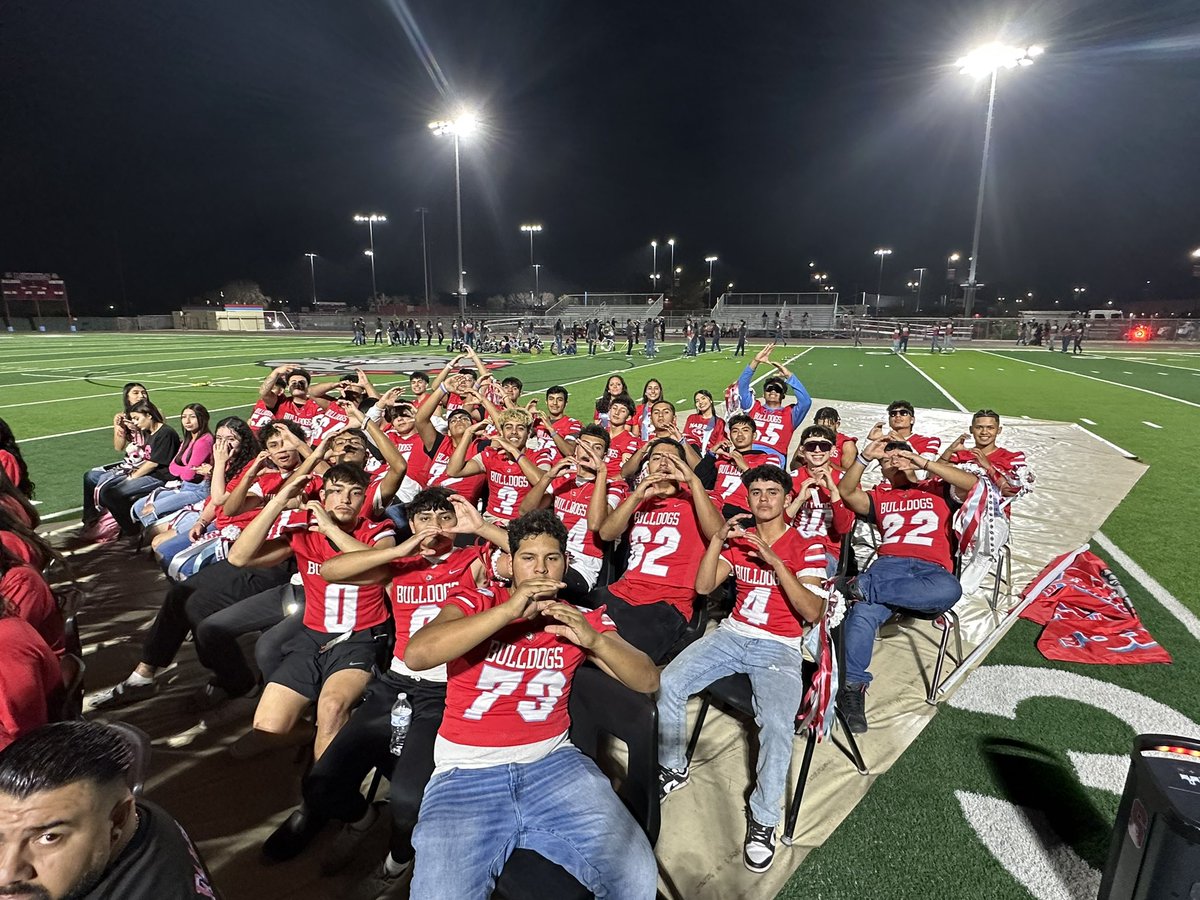 Coach_E_Cano's tweet photo. Socorro Pep Rally!!! Like non other!! 🔥🔥🔥 #MDF https://t.co/LdhfL5PaS5