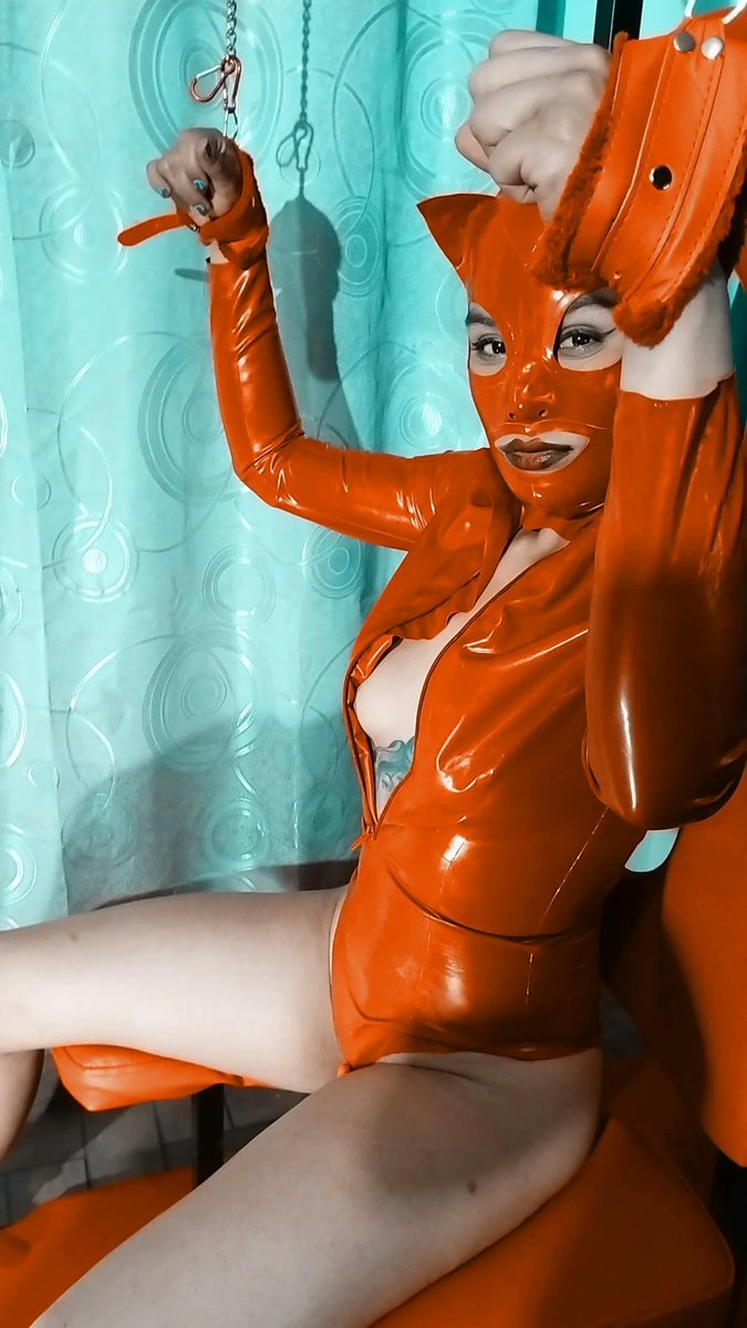 slavevaleri's tweet photo. https://t.co/YeHiXJKjIU
Online now.
#latex #rubber #rubbergirl #shiny #catsweet #handscuff #fetish #bdsm @CamGudinnan @LiveCamBabes @CamGirl3d @adults_RT @CamAngelsLive__ https://t.co/EkKAKRs6KU